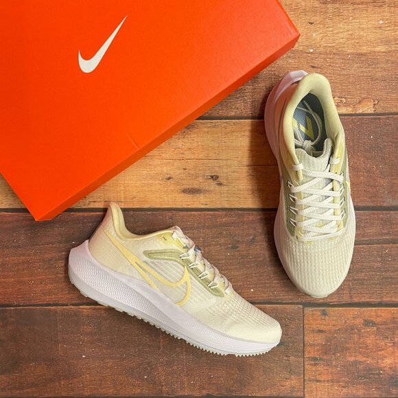 Nike Women's Air Zoom Pegasus 39 "Sail/Citron Tint" Running Shoes